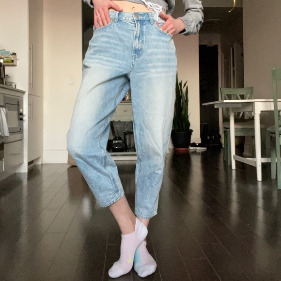 Light wash mom jean - Picture 3 of 3